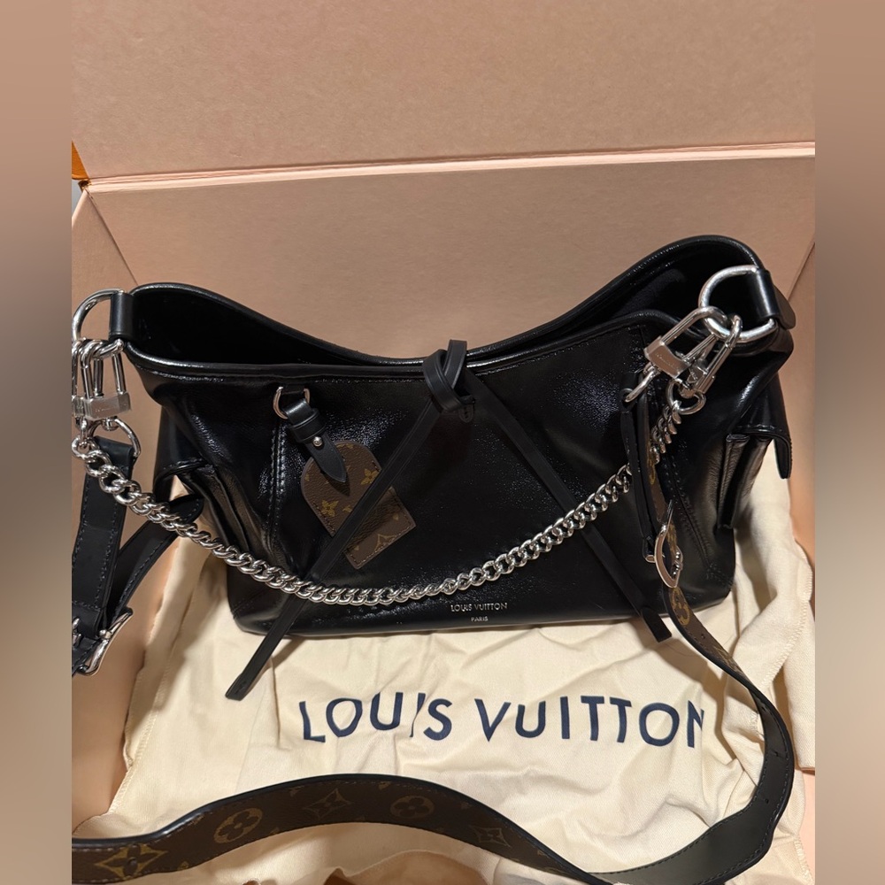 Louis Vuitton Carryall Cargo Vibe Black Bag Silver Chain Accent COA full set - Picture 10 of 12